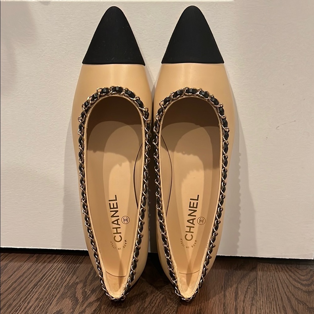 Chanel Beige and Black Women's Flats